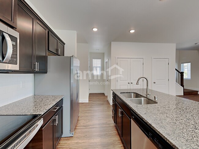 Foto del edificio - 32974 Lookout Ln