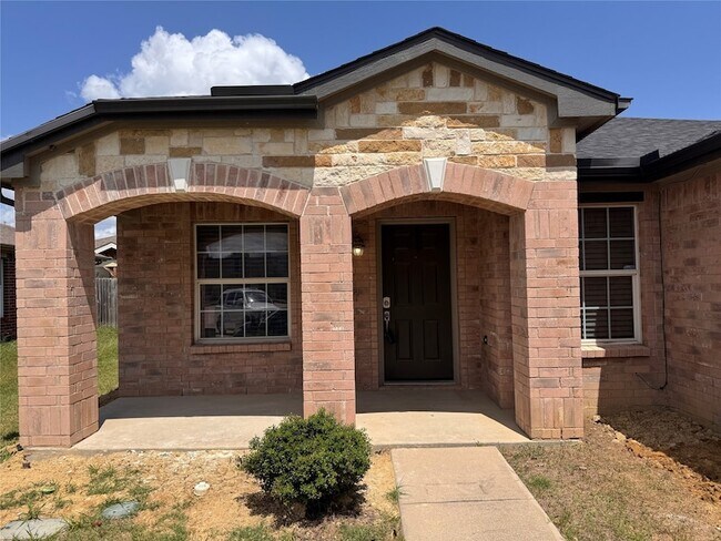 Building Photo - 5925 McKaskle Dr