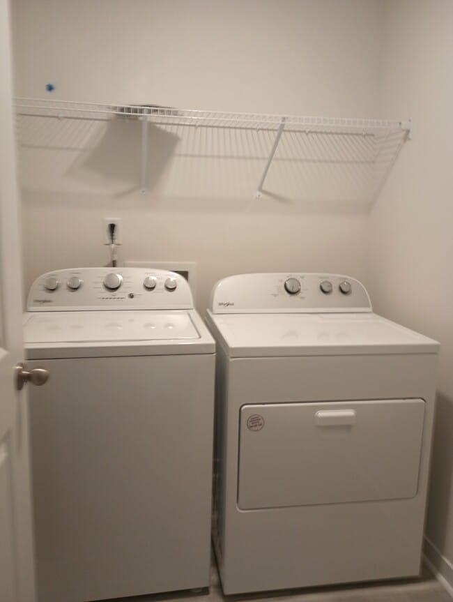 Building Photo - 1051 20th Ave Loop SE