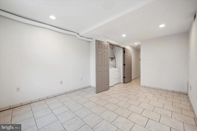 Building Photo - 1183 S 13th St