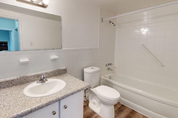 Building Photo - Elm Gardens