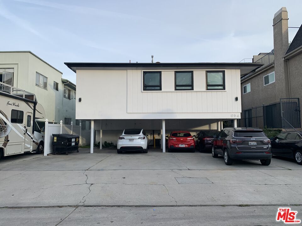 Primary Photo - 854 S Sherbourne Dr