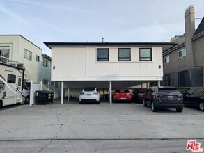 Building Photo - 854 S Sherbourne Dr