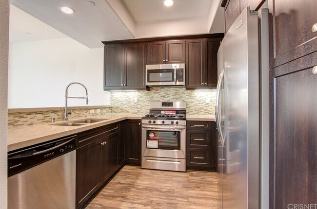 Kitchen - 14921 W Navarre Way