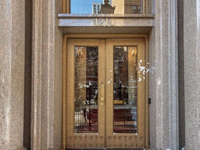 Foto del edificio - 1210 N Astor St