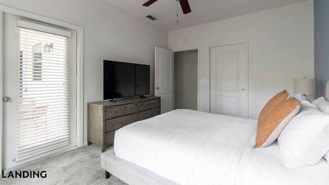 Foto del edificio - 9727 Touchton Rd