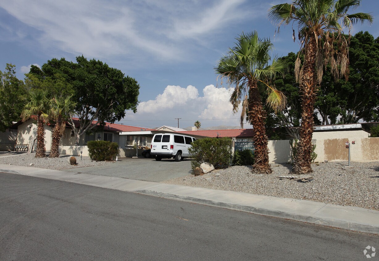 Primary Photo - Clearview Apartments