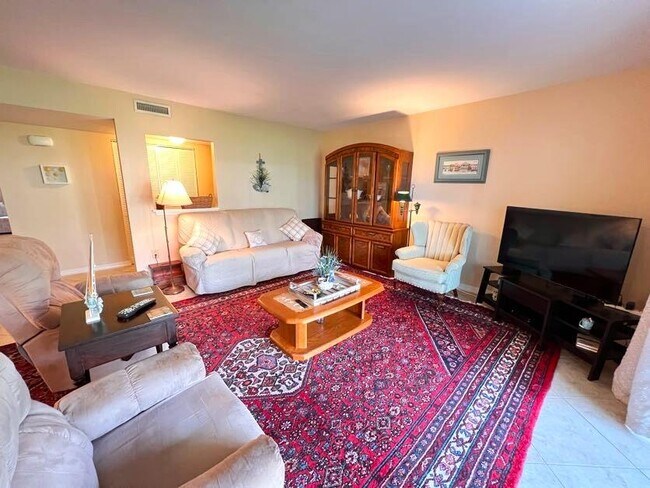 Foto del edificio - 5801 N Atlantic Ave