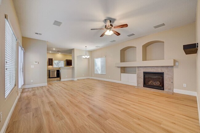 Foto del edificio - Stunning Northwest three bedroom w/ a loft!