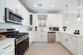 Primary Photo - 70 Thorne St