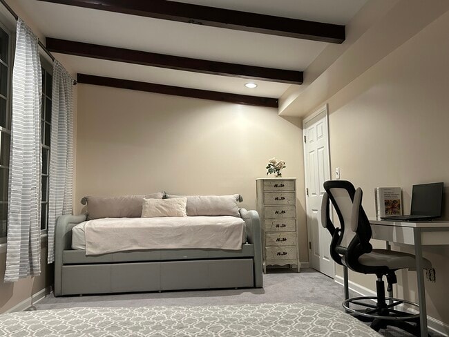 Bed room - 277 Snowden Ln