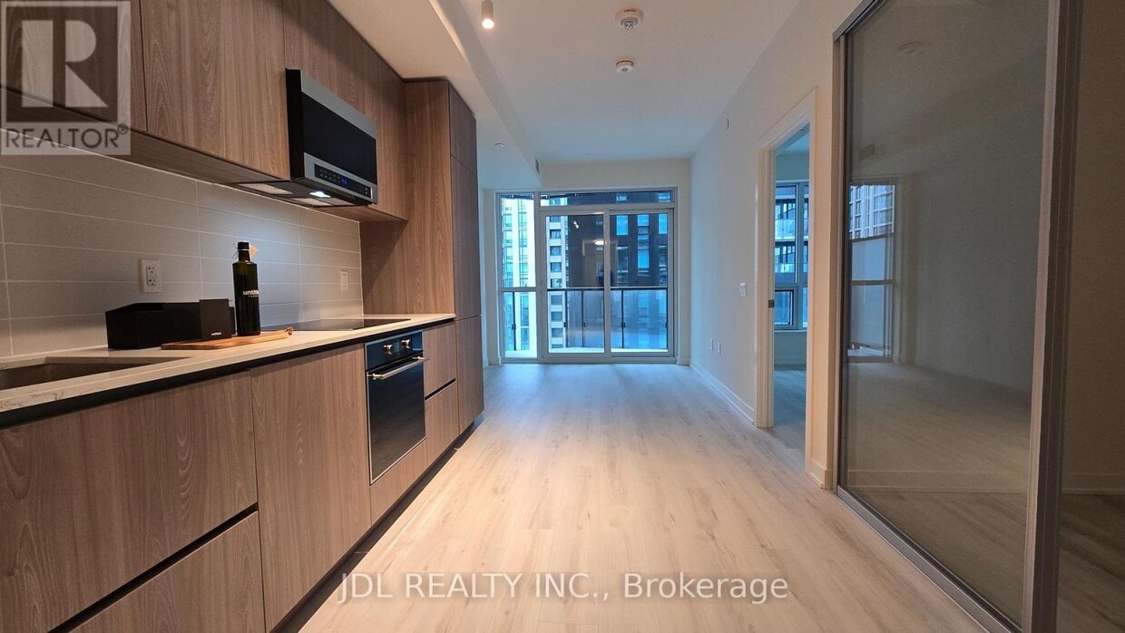 Primary Photo - 110 Broadway Ave