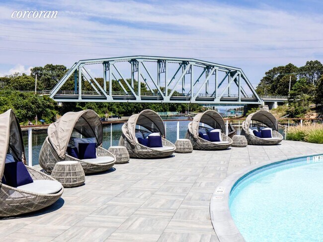 Foto del edificio - 45 Old Boathouse Lane S