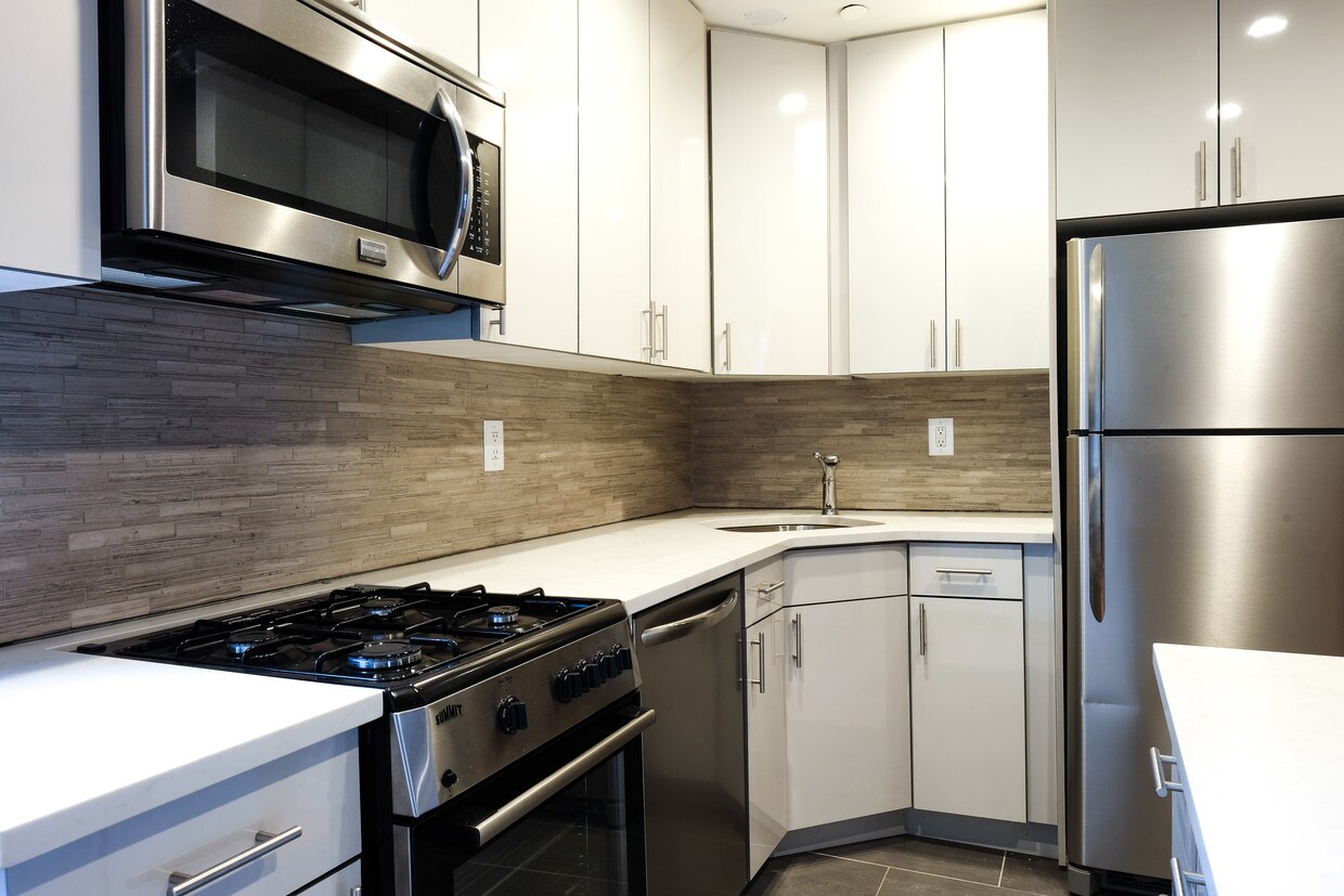 Foto principal - 203 E 74 Street