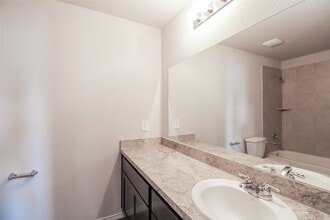 Building Photo - 2537 Grayling Dr
