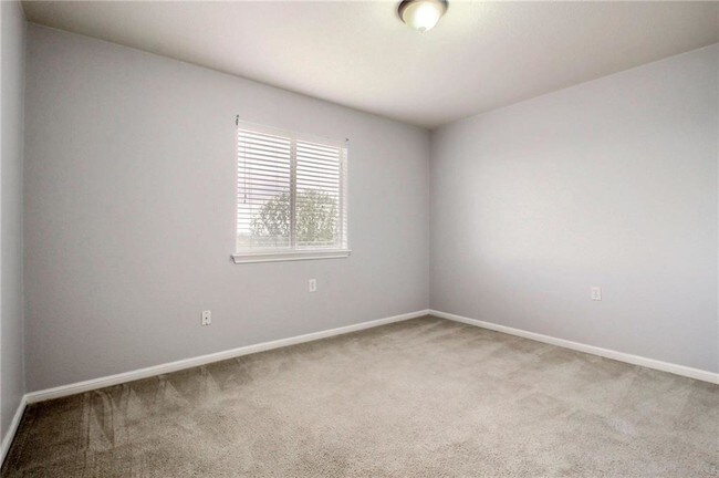 Foto del edificio - 5237 Krueger Ln