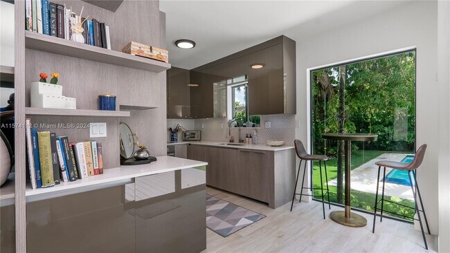 Foto del edificio - 3020 SW 2nd Ave
