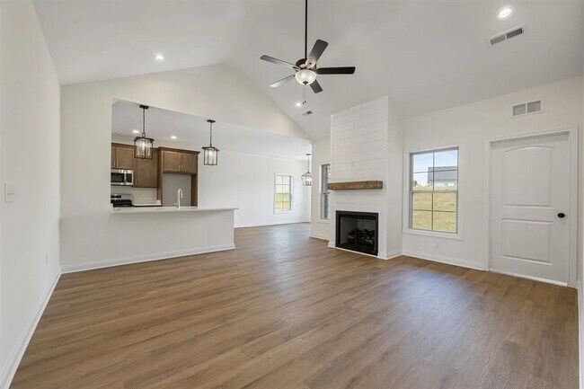 Building Photo - 822 Sheldrake Ln