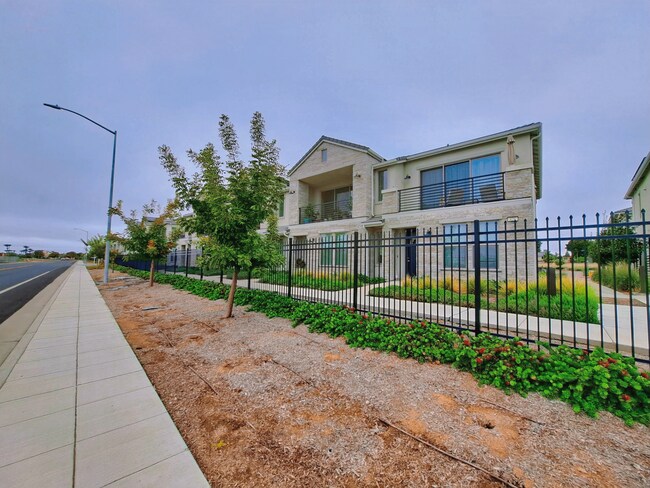 Foto del edificio - Experience Comfort and Style in This Venet...