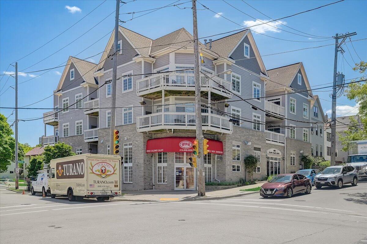 1888 N Humboldt Ave Unit 204, Milwaukee, WI 53202 Condo for Rent in