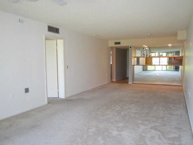 Foto del edificio - 2791 Village Blvd