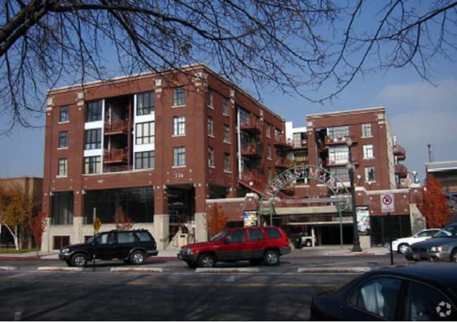 Building Photo - Uffens Marketplace