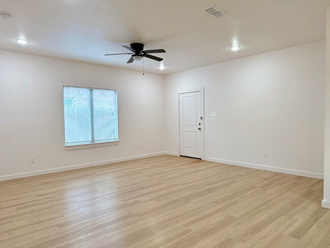 Foto del edificio - 5703 Kemper St