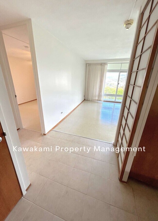Foto del edificio - 18th Floor Queen Emma Gardens Apartment - ...