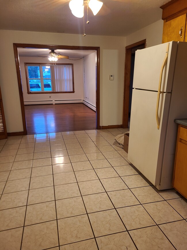 Building Photo - 3 Paris St