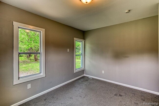 Building Photo - 5519 Eastlawn St