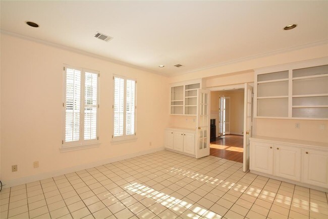 Foto del edificio - 4900 Florence St