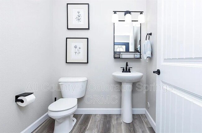 Foto del edificio - 1762 Grand Overlook St
