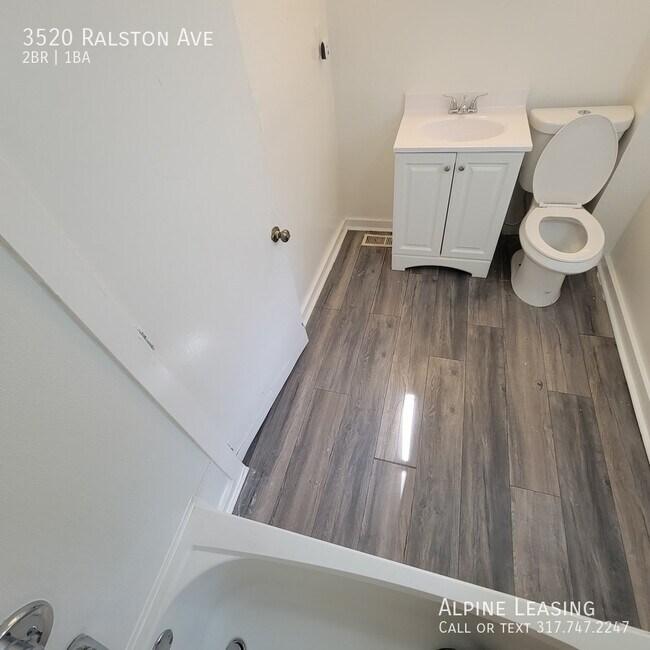 Foto del edificio - 2BR House w/Garage near Monon Trail & Fair...