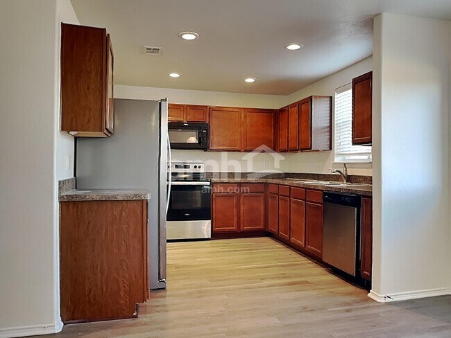 Foto del edificio - 306 Azalea Dr