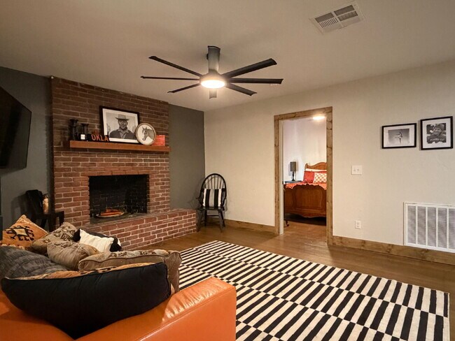 Foto del edificio - 3 Bedroom 2 Bath House for Lease!!