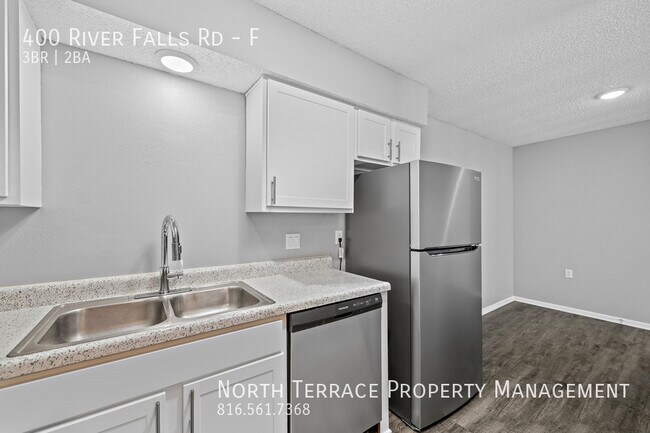 Building Photo - 400 River Falls Rd