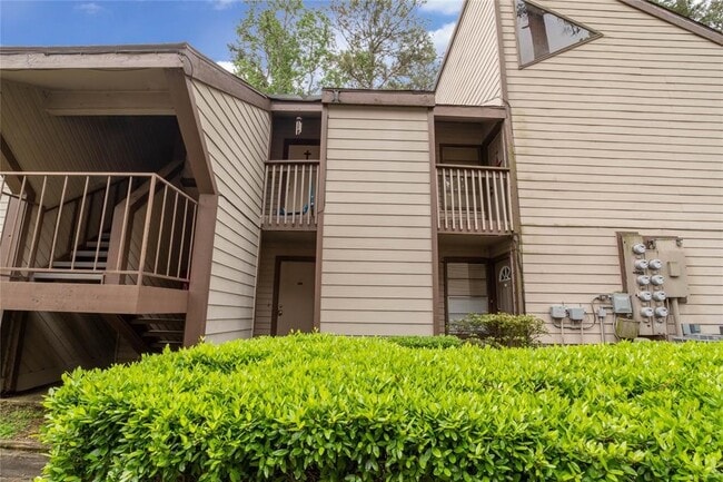 Building Photo - 12900 Walden Rd