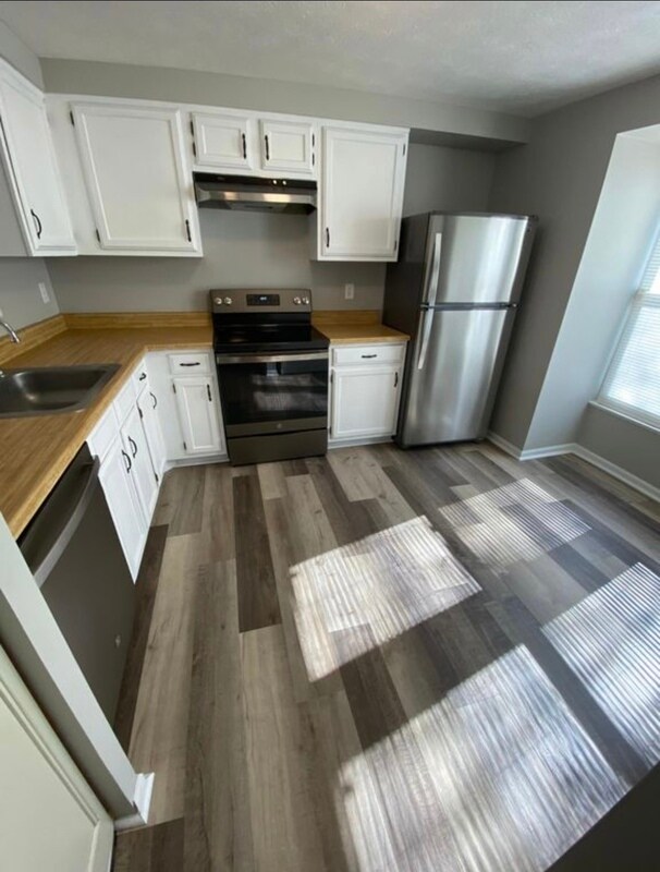 Foto del edificio - 8400 Brigadoon Ct