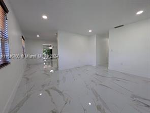 Foto del edificio - 3147 SW 24th St