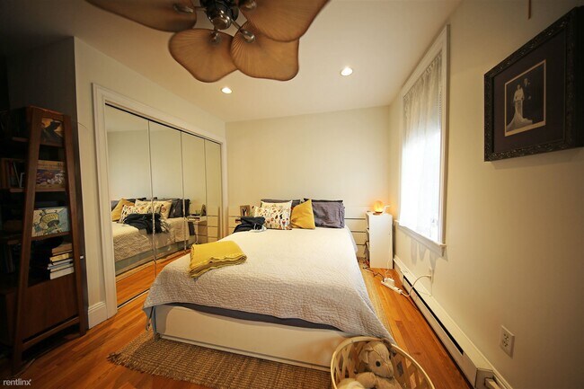 Foto del edificio - Studio, 1 bath Condo - 16 Henchman St 3R