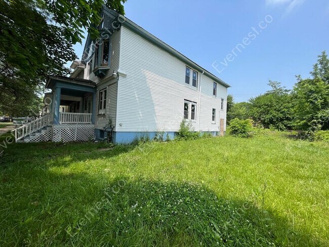 Foto del edificio - 291 Englewood St