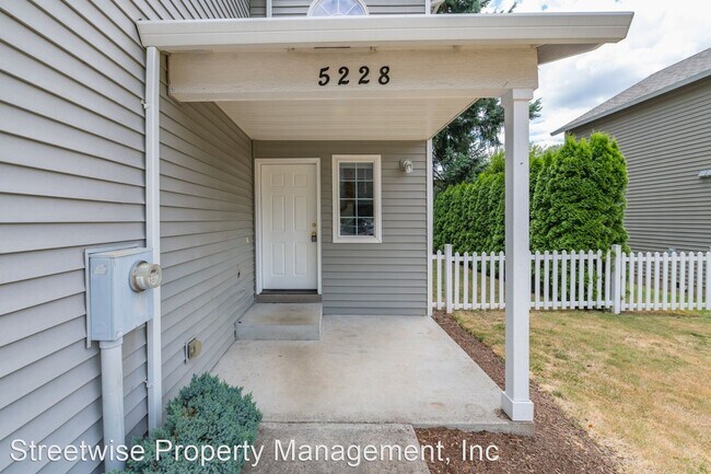 Building Photo - 3 br, 2.5 bath House - 5228 SE Hull Ave.