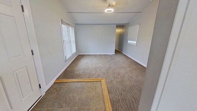 Building Photo - Mobile Home