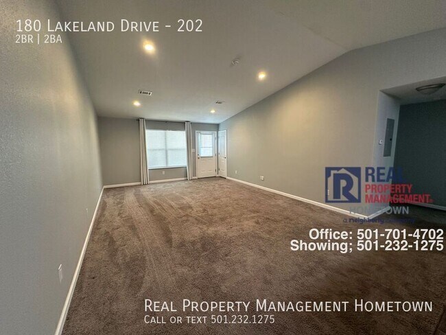 Foto del edificio - 180 Lakeland Dr
