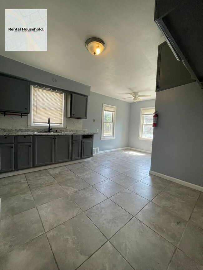 Foto del edificio - Cozy 3-Bedroom Bungalow for Rent: A Perfect Place to Call Home (SECTION 8-Preferred)