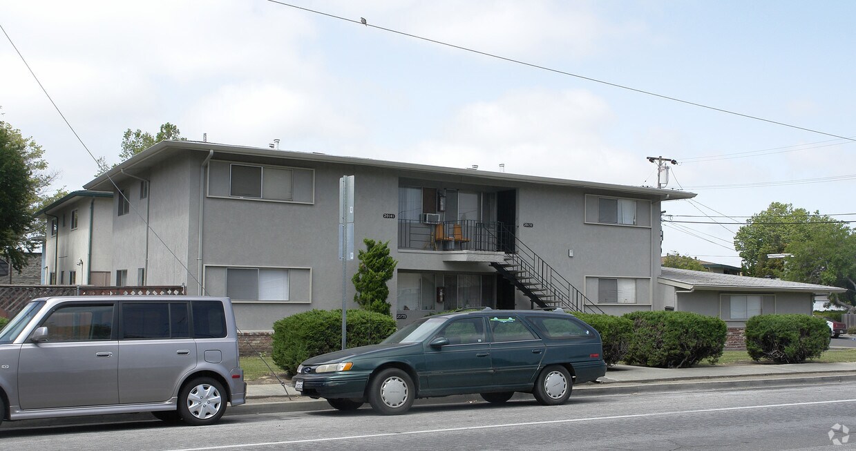 Primary Photo - 20139-20141 Hathaway Ave
