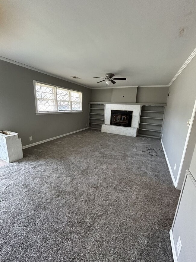 Foto del edificio - PRICE DROP!!!!! Newly Renovated 4 br/2ba H...