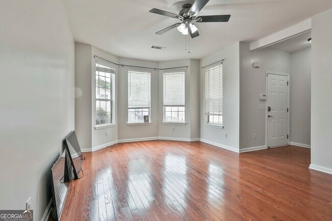 Building Photo - 150 Brentwood Dr