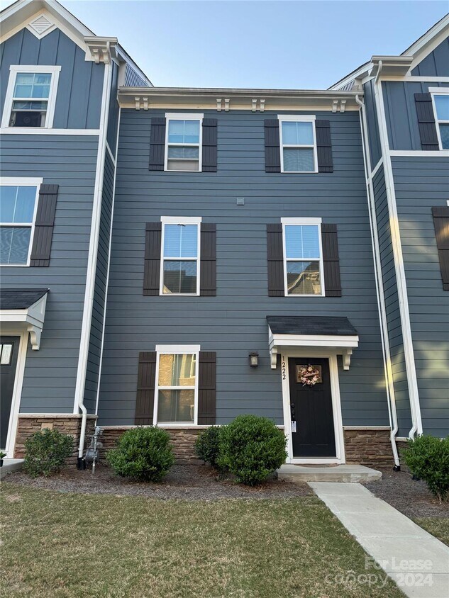 1222 Ashbury St, Charlotte, NC 28216 Townhome Rentals in Charlotte NC