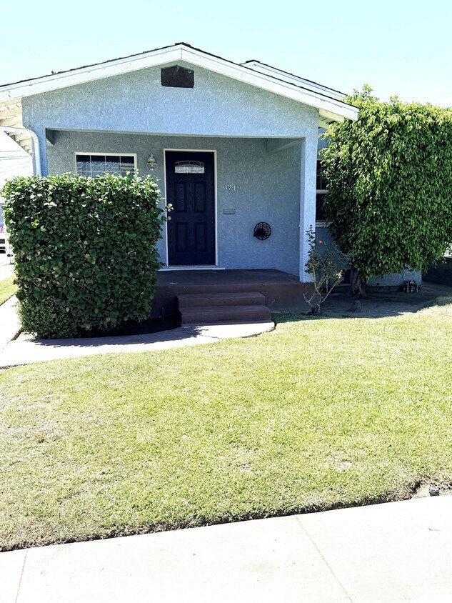 Photo - 9719 Mallison Ave (South Gate, CA)